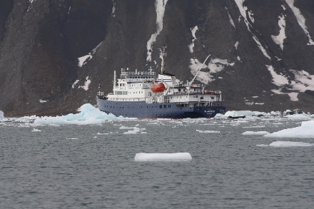 Isfjord Radio Spitsbergen Svalbard Expeditiecruise